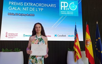 Entrega a nuestra alumna Laura Leva Muntó del premio extraordinario de FP