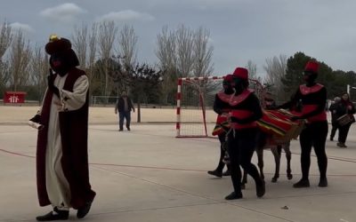 Nuestros pequeños entregan la carta a los Reyes Magos