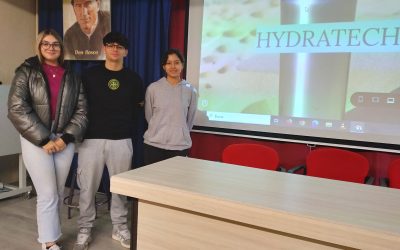 Estudiantes de Actividades Comerciales presentan sus proyectos innovadores