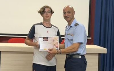 El ejército reconoce el talento literario a uno de nuestros alumnos